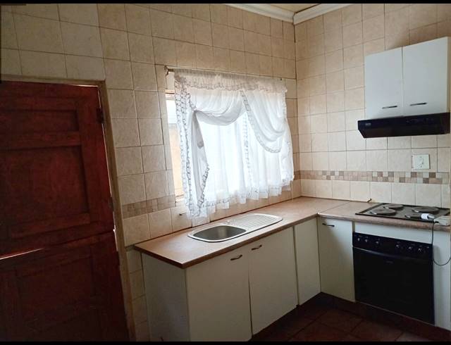 3 BEDROOM HOUSE FOR SALE IN EVATON WEST